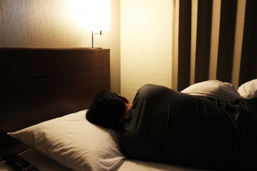 旅行に行くよりも、家でのんびりゴロゴロしたい